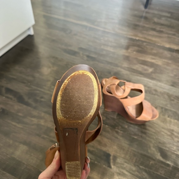 Aldo, Strappy Brown Wedge Heels, Size 8.5 - Picture 4 of 4
